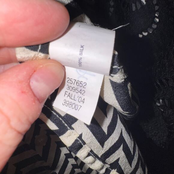 GAP Chevron Blouse M Black Tan Long Sleeve Button Down Women's Casual Work - Picture 4 of 5